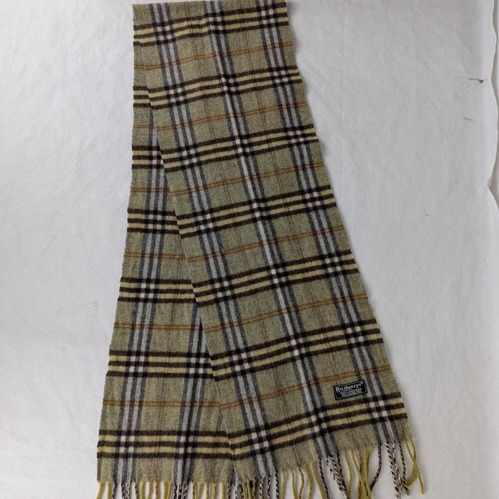 Authentic BURBERRY Lambswool Check Scarf  Green Nova Plaid  Good Condition